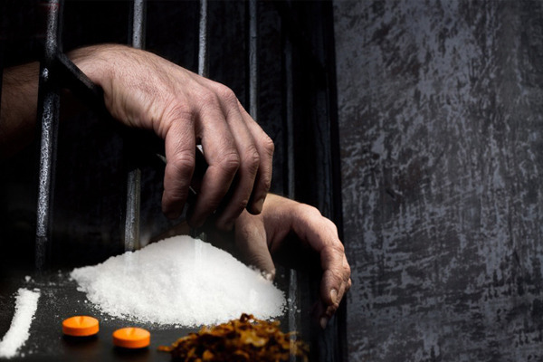 3 citizens investigated over drug smuggling